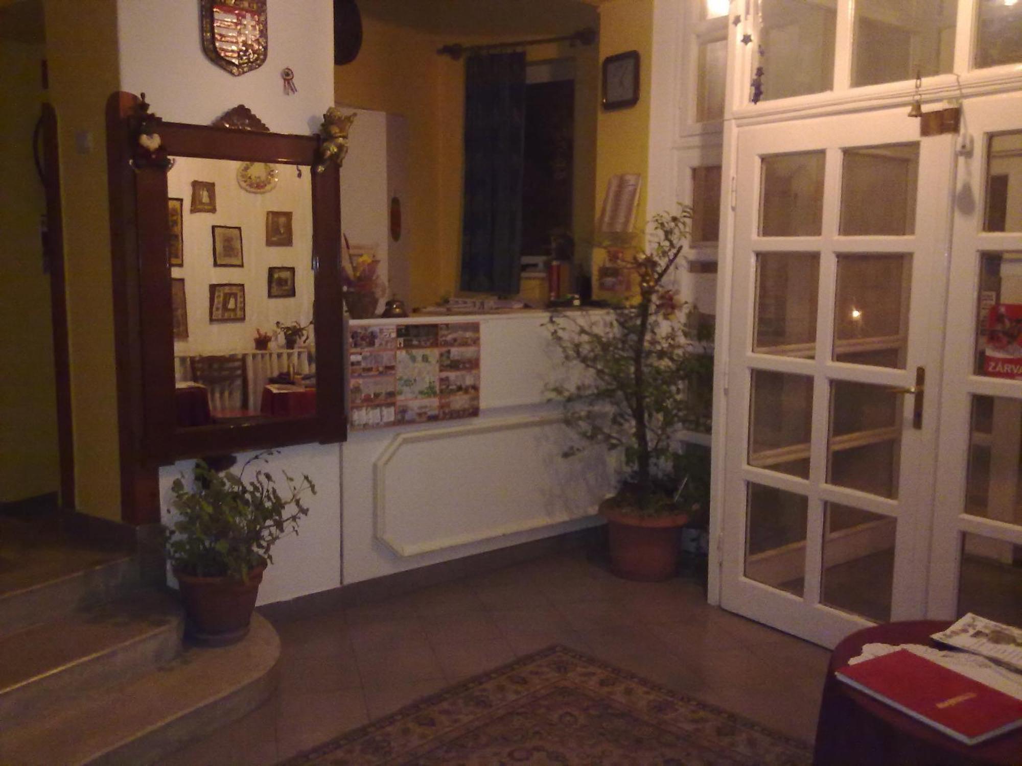 Alabastrom Panzio Es Etterem Bed & Breakfast Bogács Exterior photo