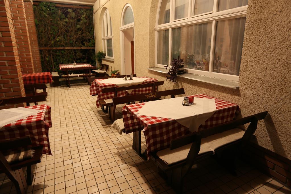 Alabastrom Panzio Es Etterem Bed & Breakfast Bogács Exterior photo